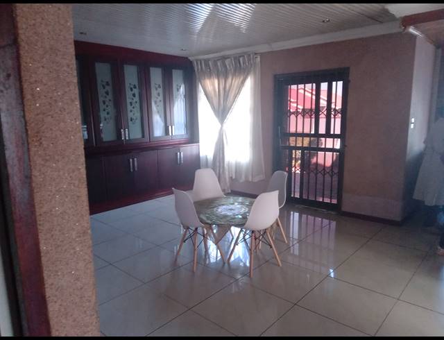 3 BEDROOM FREEHOLD FOR SALE IN VOSLOORUS